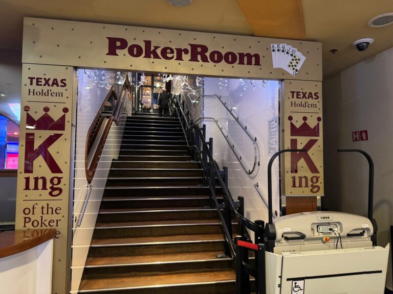Perla Poker Room