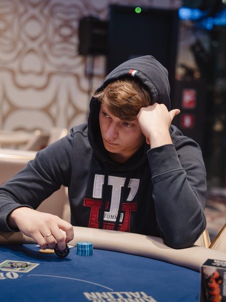 Zarovs Leads €1,100 Main Event as Majidi Takes €200 PLO4/5 Trophy