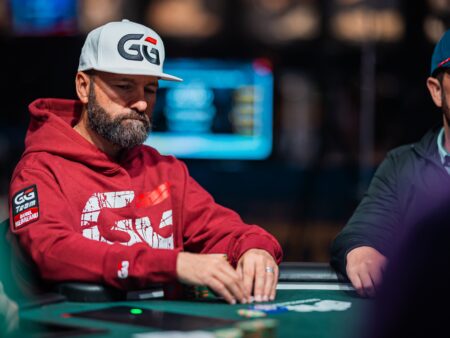 Daynard Finds a Deep Mini Main Run, Negreanu Bags Again, Livingston, Li Still in the Hunt