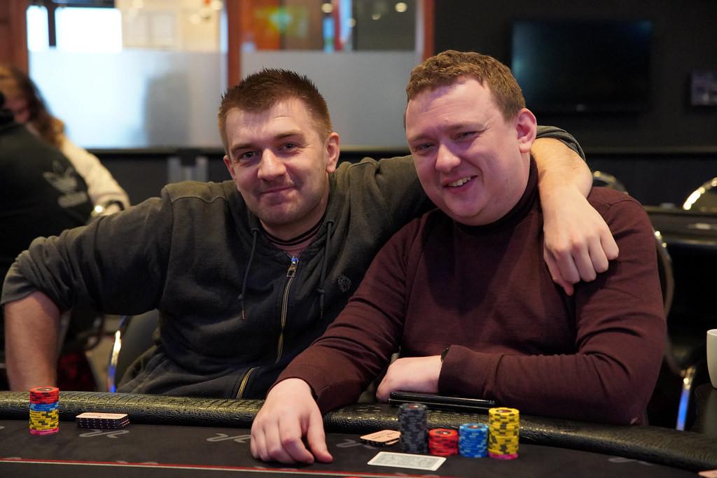 Danny Rowlinson and Peter Thorpe having a good time in the £280 Hendon Mob Championship Nottingham.