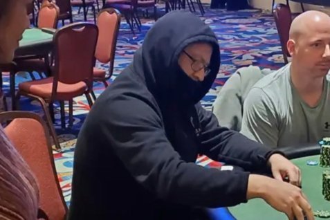 Mike Postle Shows Up at the Tournament Wearing a Disguise
