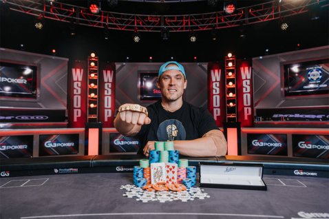 Alex Foxen Takes Down $250