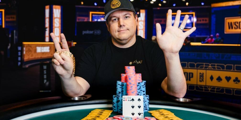 Shaun Deeb on Track for Title and Ensan Looks to Make History as Just 21 Players Remain in 2026 WSOP Main Event