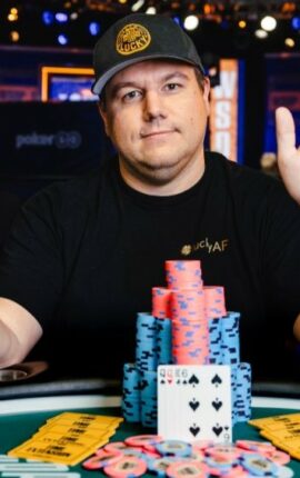 Shaun Deeb on Track for Title and Ensan Looks to Make History as Just 21 Players Remain in 2026 WSOP Main Event